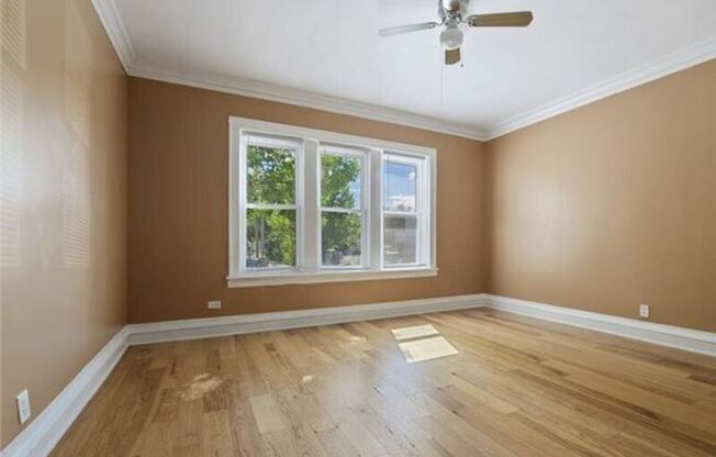 1140 W 77 ST