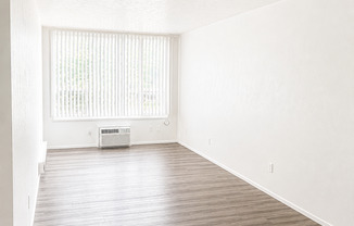 2 beds, 1 bath, 850 sqft, $1,295, Unit 09C