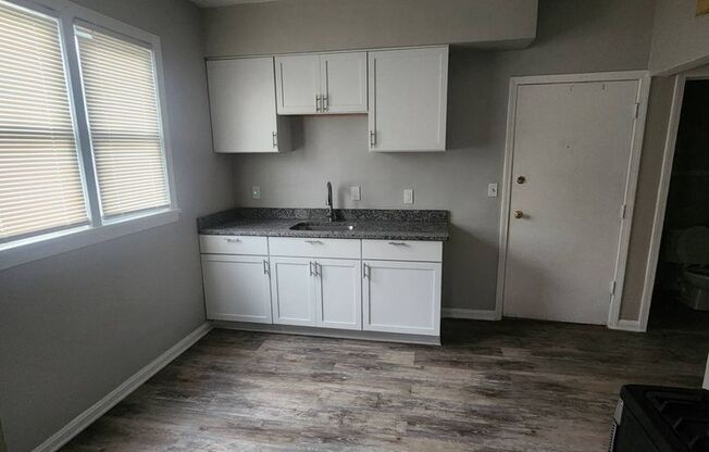 2 beds, 1 bath, $950, Unit Unit 1