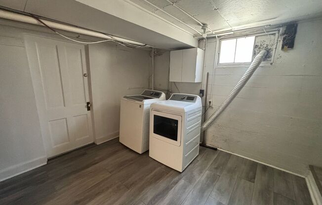 2 beds, 1 bath, $1,100, Unit PM-254-2 Unit B