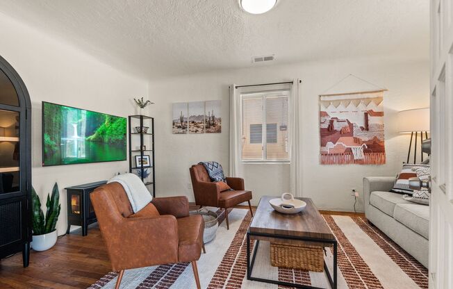 Fully Furnished Home!