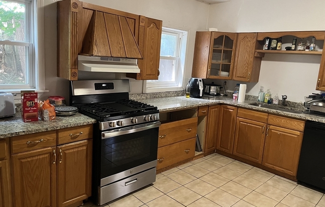 152 STRATHMORE RD