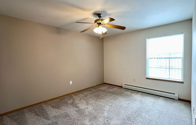 2 beds, 1 bath, 895 sqft, $1,110, Unit RV 1200-138