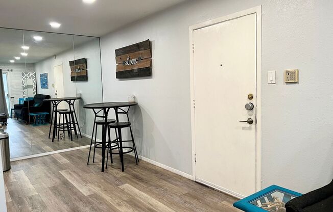 1 bed, 1 bath, $1,250, Unit Unit 230