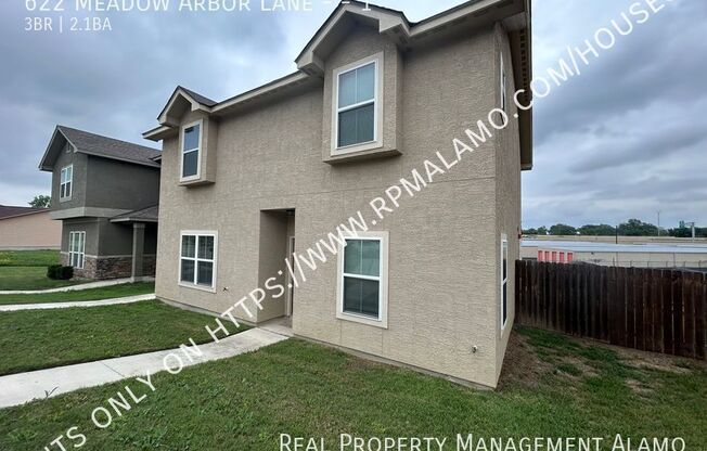 3 beds, 2.5 baths, 1,300 sqft, $1,549