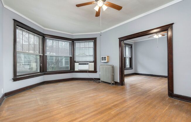 2 beds, 1 bath, $1,100, Unit #41