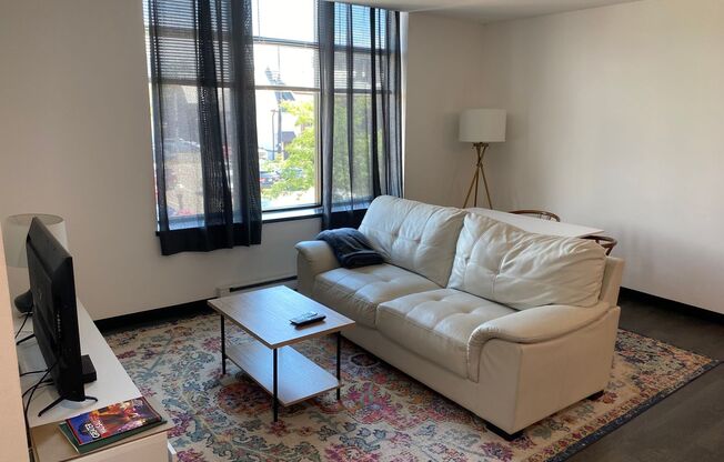 1 bed, 1 bath, 450 sqft, $895, Unit Apt #2