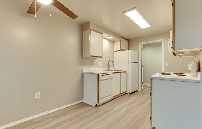 1 bed, 1 bath, 731 sqft, $1,795, Unit 720