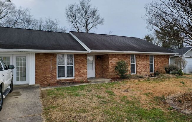 Nice brick ranch 4 bedroom 2 bath in Hermitage