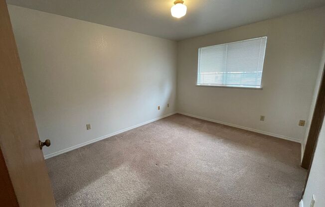 1 bed, 1 bath, 450 sqft, $1,100, Unit Unit 9