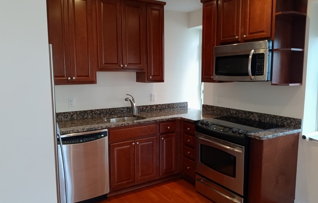 1 bed, 1 bath, 566 sqft, $3,200, Unit C505