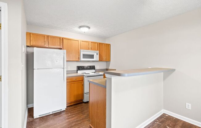 1 bed, 1 bath, 700 sqft, $850, Unit 12