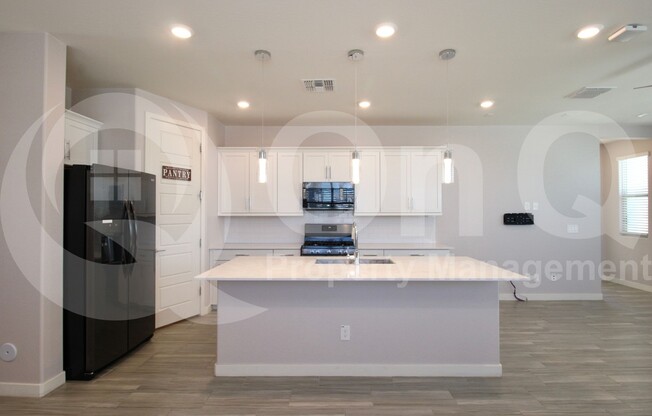 678 N BAY DR
