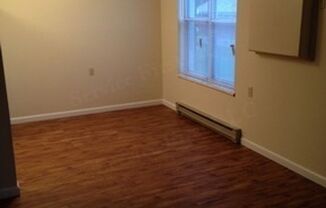 1 bed, 1 bath, 650 sqft, $595, Unit B2