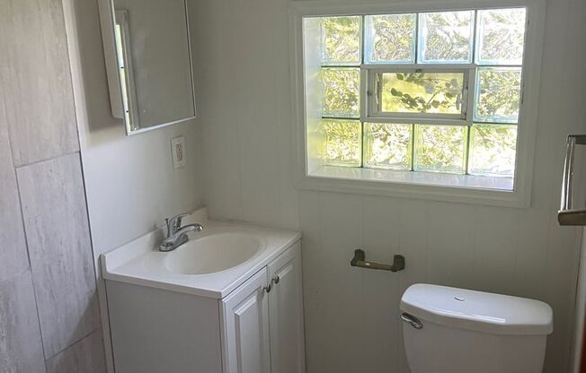 Spacious 2 bedroom house in Penn Hills!!!