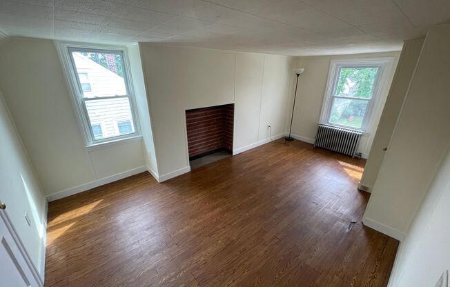 1 bed, 1 bath, $1,150, Unit 2nd Floor