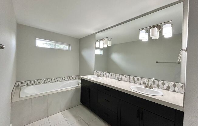 3 beds, 2.5 baths, $2,800