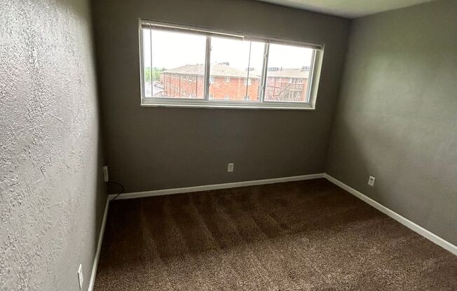 2 beds, 1 bath, 750 sqft, $1,170, Unit B12 1045 17