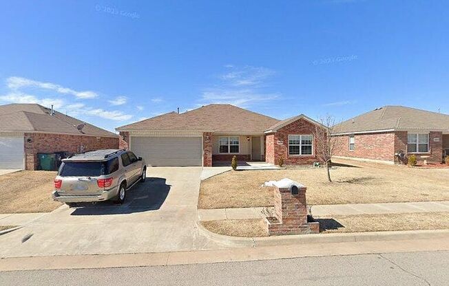 Spacious 4-Bed 2-Bath Oasis in Oklahoma City