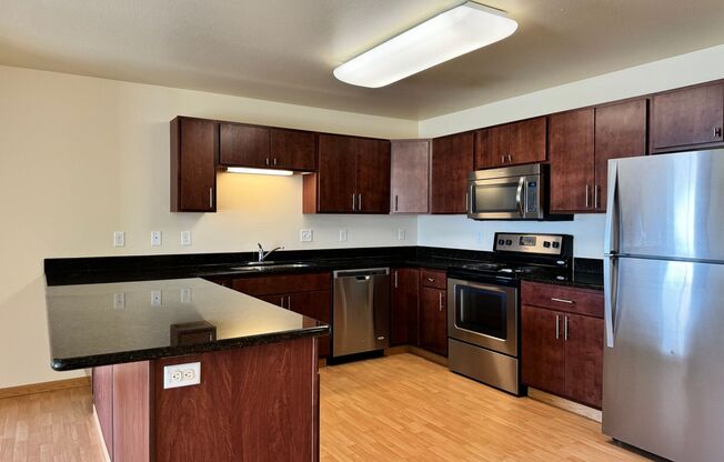 2 beds, 2 baths, 982 sqft, $1,245, Unit 605-212