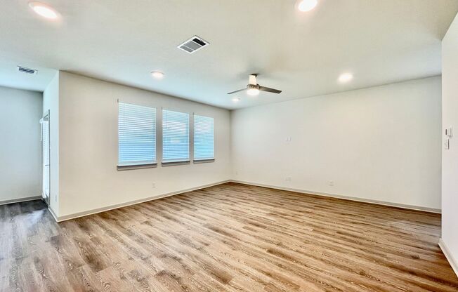 4 beds, 3 baths, $2,190