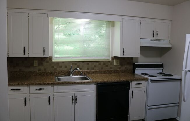 2 beds, 1 bath, 700 sqft, $850, Unit 9111