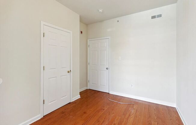 4 beds, 2 baths, $1,925, Unit Unit 13