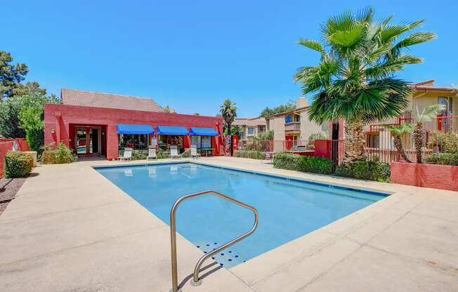 Outdoor Pool at Glen at Mesa Apartments, Mesa, Arizona 85201