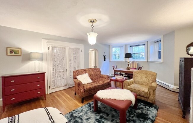 86 COMMONWEALTH AVE