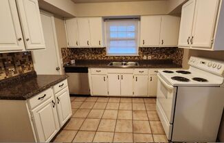 3 beds, 1 bath, $1,300