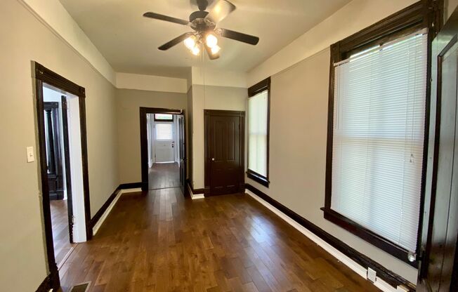 2/1 Available now in the Downtown area!