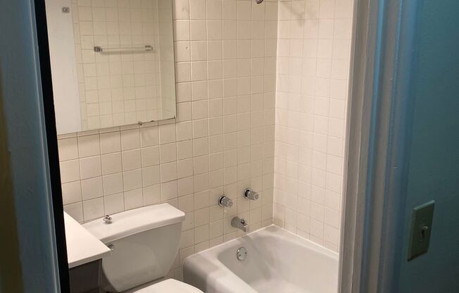 Studio, 1 bath, 400 sqft, $1,305, Unit 431-#421