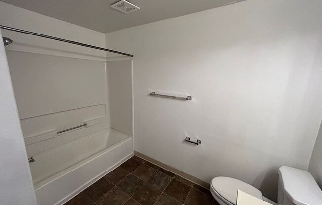 2 beds, 1 bath, $1,350