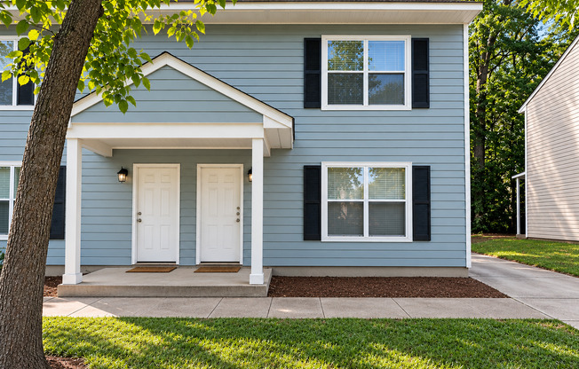 606 HILLTOP DR