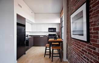 Portland, OR Crane Flats and Lofts dining room kitchen