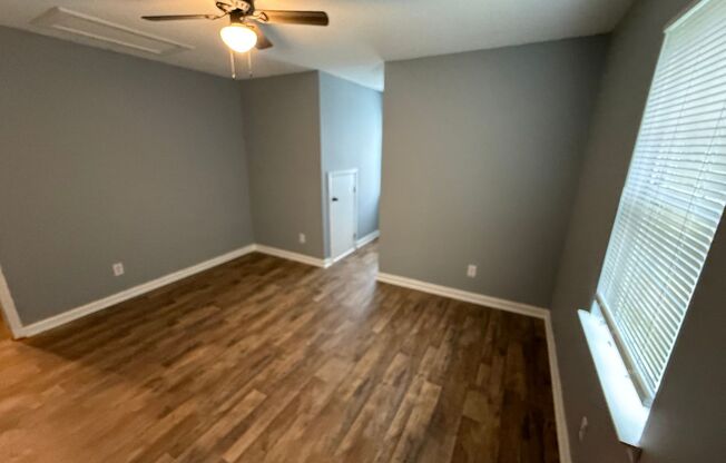 Charming 3-Bedroom Home in Charlotte’s Prindle Lake Community