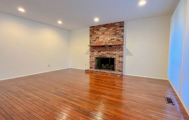 Charming 3bd/2bth Rambler in Tam o'Shanter in Redmond $3,795/mo