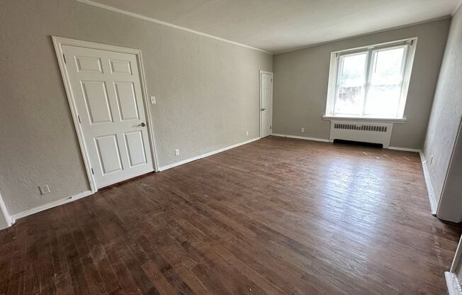 3 beds, 2 baths, 1,400 sqft, $1,750, Unit Unit 3-B