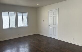 6609 1/2 BRYNHURST AVE