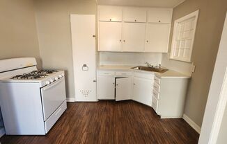 3 beds, 1 bath, $895