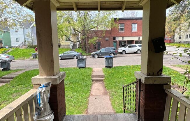 4 beds, 1 bath, $1,775, Unit 1732 E 5th Street