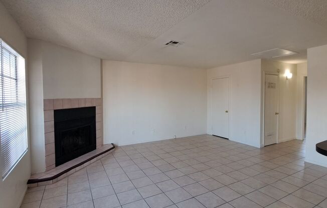 2 beds, 2 baths, 945 sqft, $1,245, Unit 3
