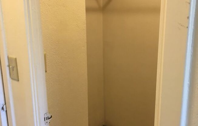 Studio, 1 bath, 348 sqft, $1,149, Unit 506A