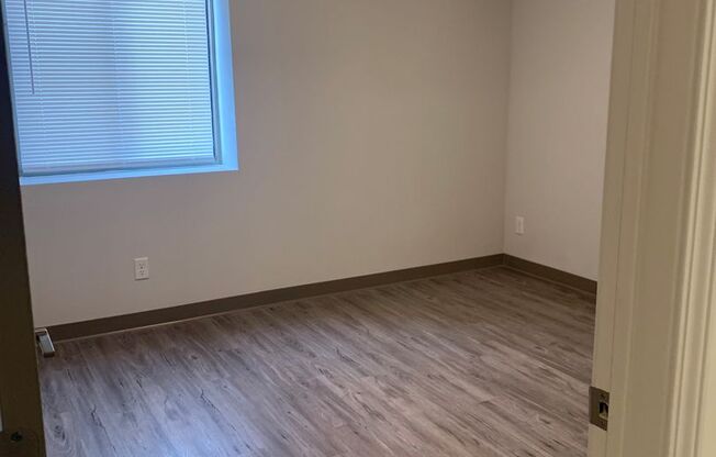 3 beds, 2 baths, 1,073 sqft, $1,895, Unit 6