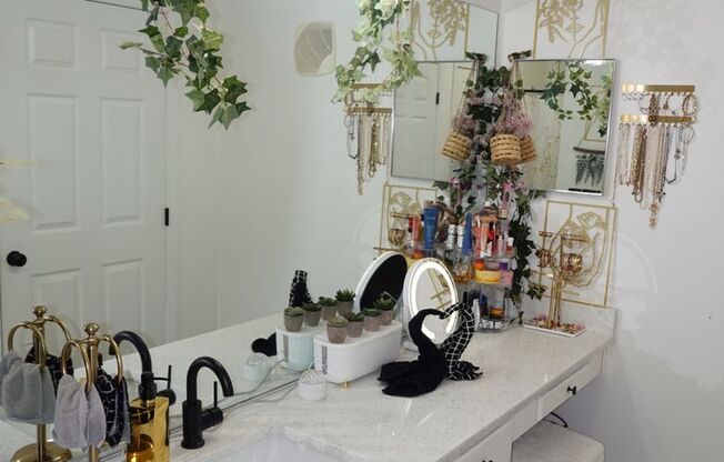 3 beds, 2 baths, $1,795, Unit UNIT 625