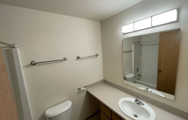 (1K) Kristine Apartments