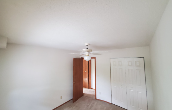 1086 Como Place