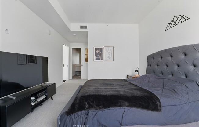 2 beds, 2 baths, 1,353 sqft, $5,500, Unit 1010