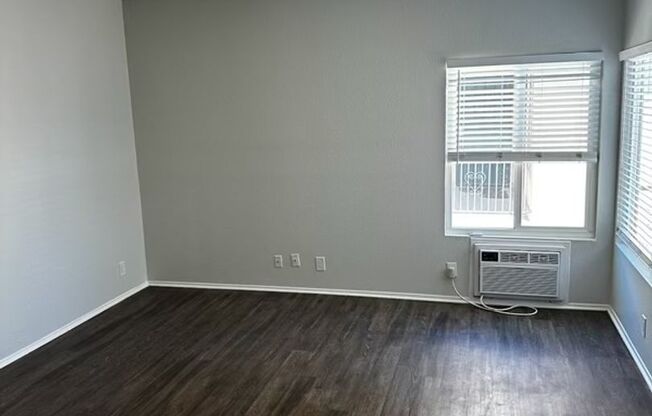 North Park 1 bed/1 bath Apt available now