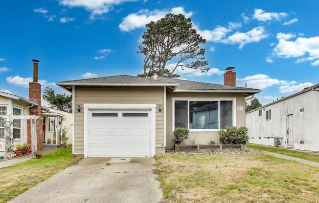 Welcome to Your Serene Coastal Retreat! 3 Beds 1.5 Baths Single Family Home